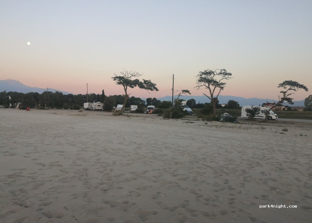 (600 62) Paralia Korinou - Unnamed Road — foto 3