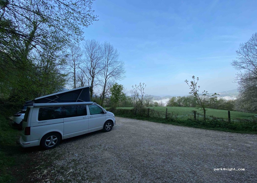 (73610) Aiguebelette-le-Lac - Unnamed Road — foto 2