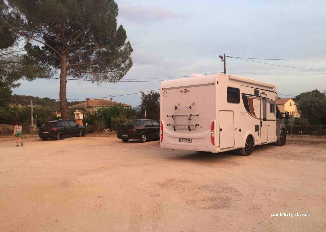 (83670) Barjols - D560 — foto