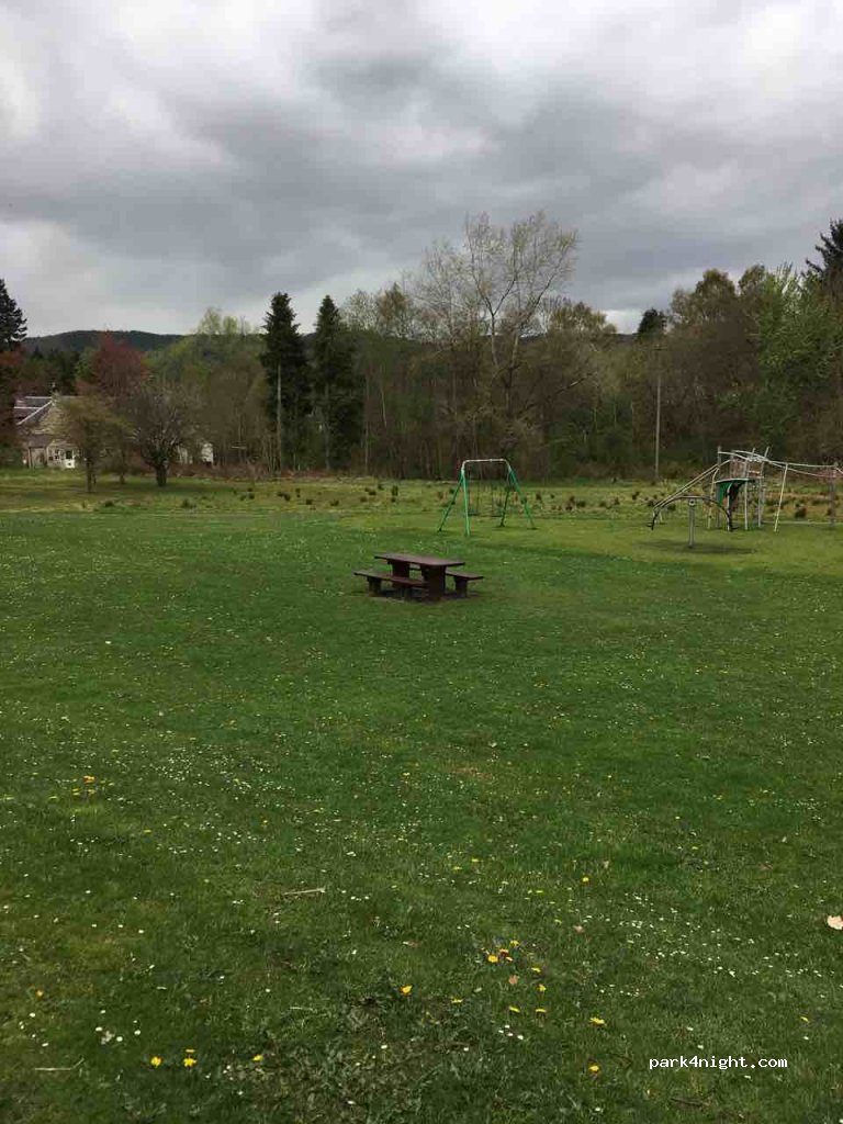 (PH16 5EQ) Pitlochry - 42 West Moulin Road — foto