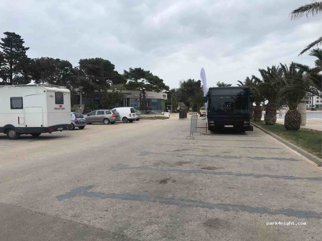 (53291) Novalja - 2 Obala Petra Krešimira IV — foto 2