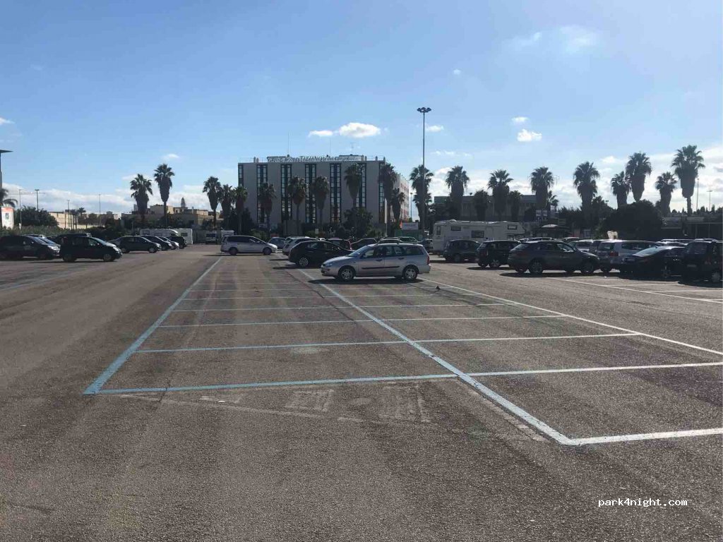 (73100) Lecce - — foto