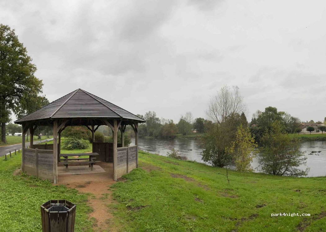 (16150) Exideuil - La Rive — foto