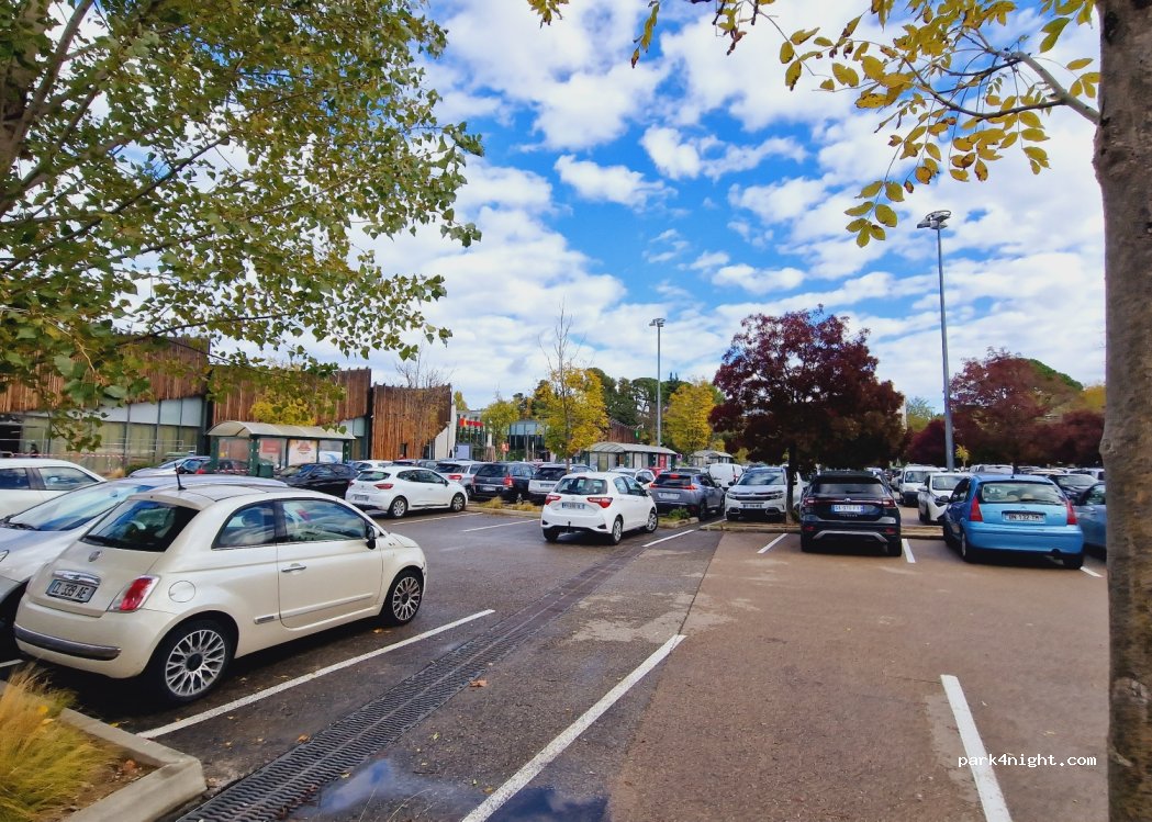 (13090) Aix-en-Provence - 210 Avenue de Bredasque — foto