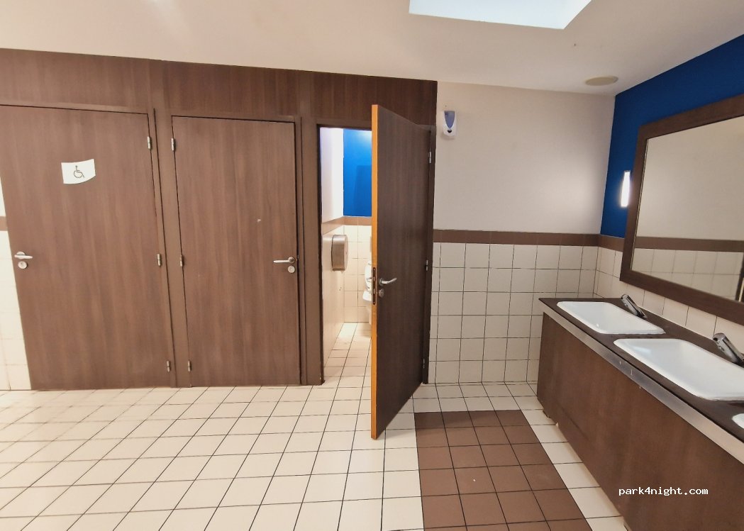 (13090) Aix-en-Provence - 210 Avenue de Bredasque — foto 2