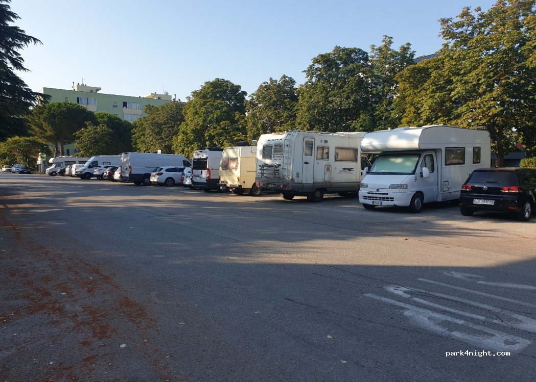 (47924) Rimini - 26 Viale Vienna — foto