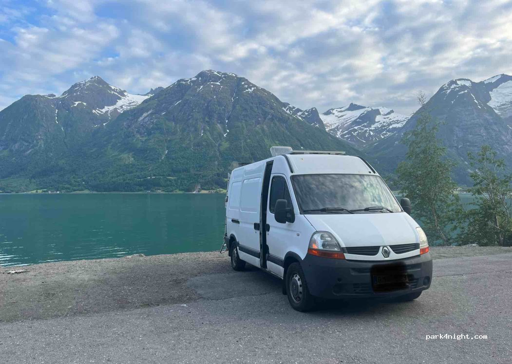 (6798) Hjelledalen - Unnamed Road — foto