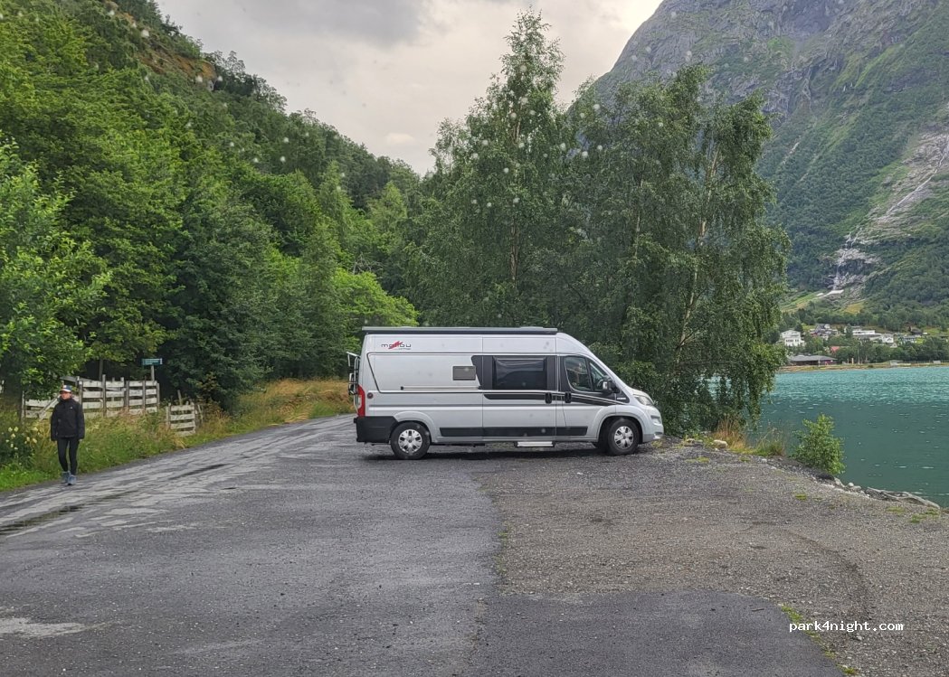 (6798) Hjelledalen - Unnamed Road — foto 3