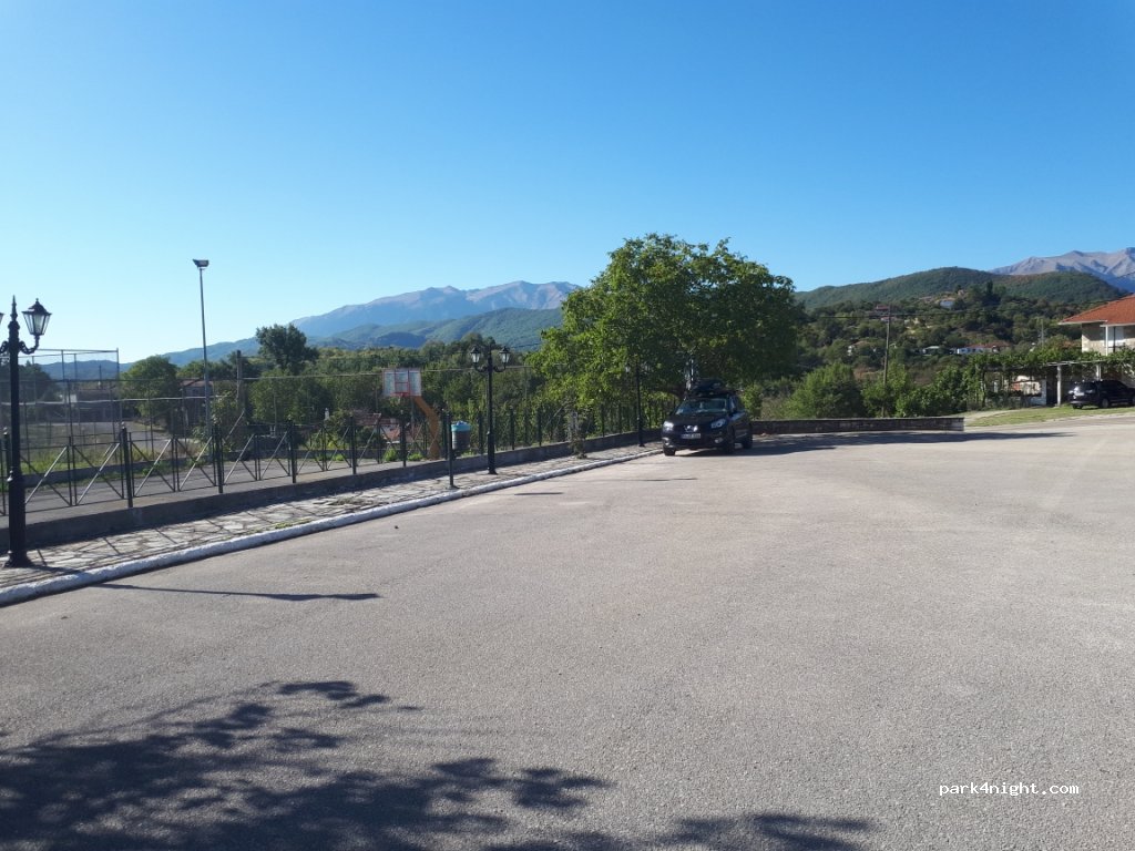 (440 02) Ktismata - Eparchiaki Odos Parapotamou-Delvinakiou — foto 2