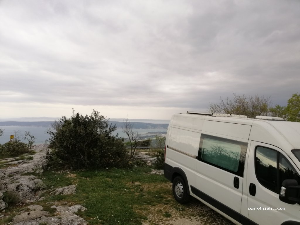 (21202) Radošić - Unnamed Road — foto