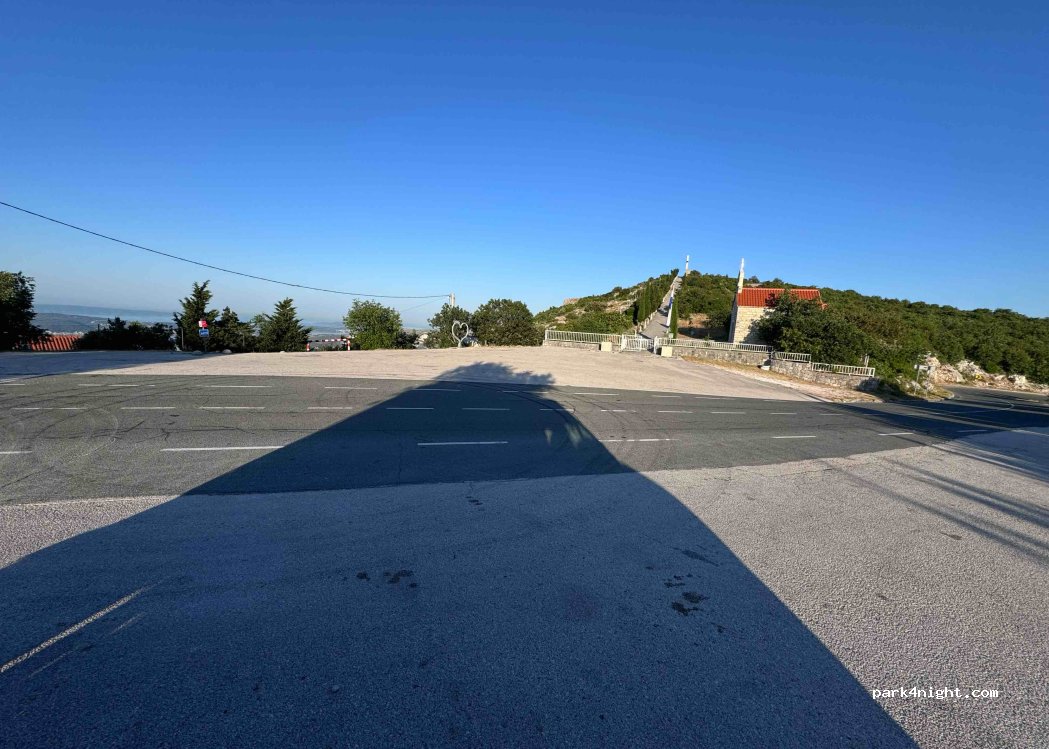 (21202) Radošić - Unnamed Road — foto 4