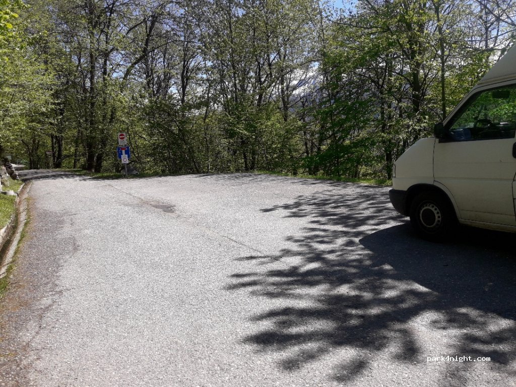 (22015) Gravedona - Unnamed Road — foto