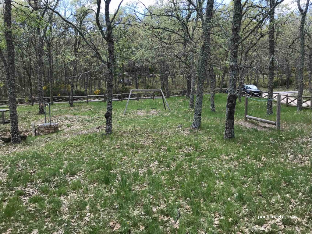 (37659) San Martín del Castañar - Unnamed Road — foto 2