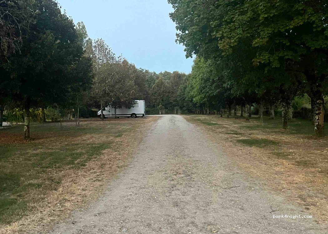 (16480) Guizengeard - 78 Chez Thomas — foto 4