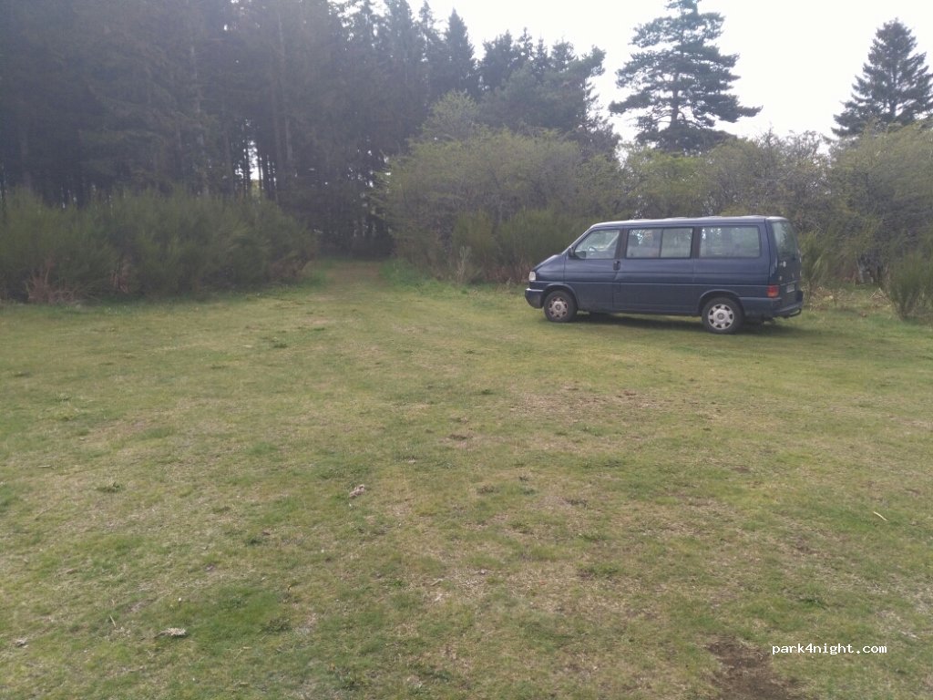 (63122) Saint-Gènes-Champanelle - D52 — foto