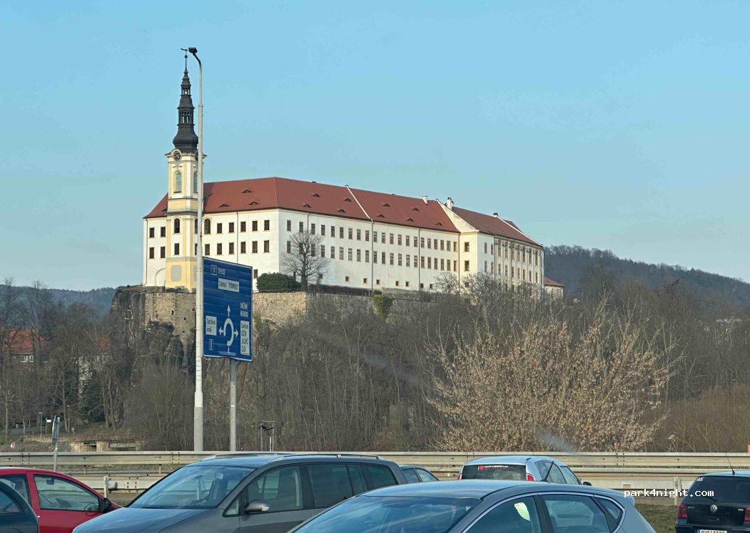 (405 02) Děčín - 49 Československé mládeže — foto 4