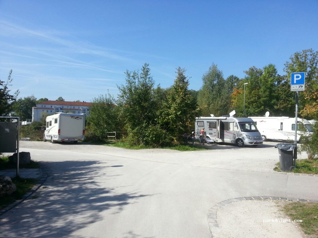 Wohnmobilstellplatz — foto