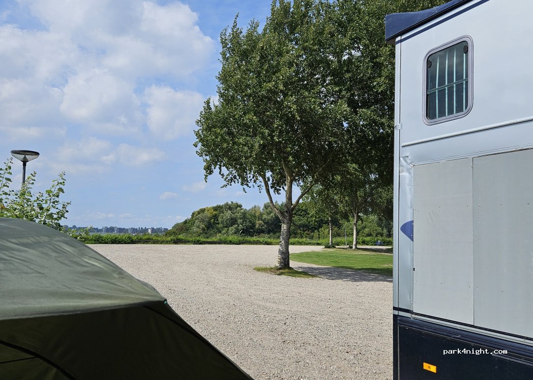 (1353 BT) Almere - 21 Sluiskade — foto 4
