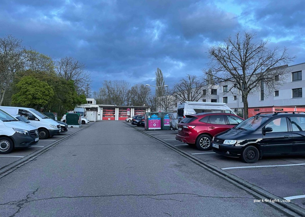 (79112) Freiburg im Breisgau - 7 Am Sportplatz — foto