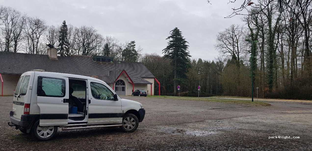 (18110) Vignoux-sous-les-Aix - Route du Stade — foto 3