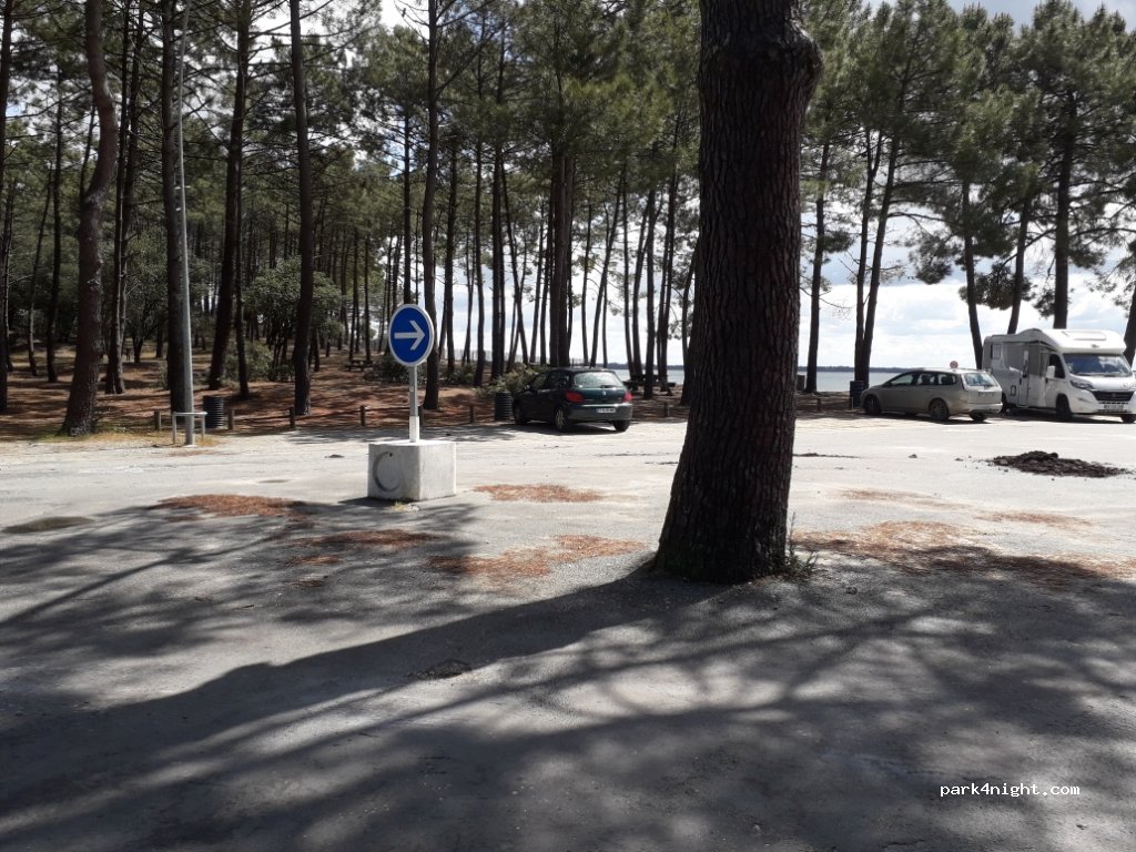 (33990) Hourtin - 32 Avenue de la Voile — foto 4