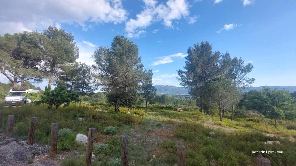 (83910) Pourrières - Unnamed Road — foto 3