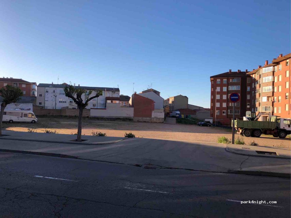 (24700) Astorga - 43 Calle Alcalde Carro Verdejo — foto 2