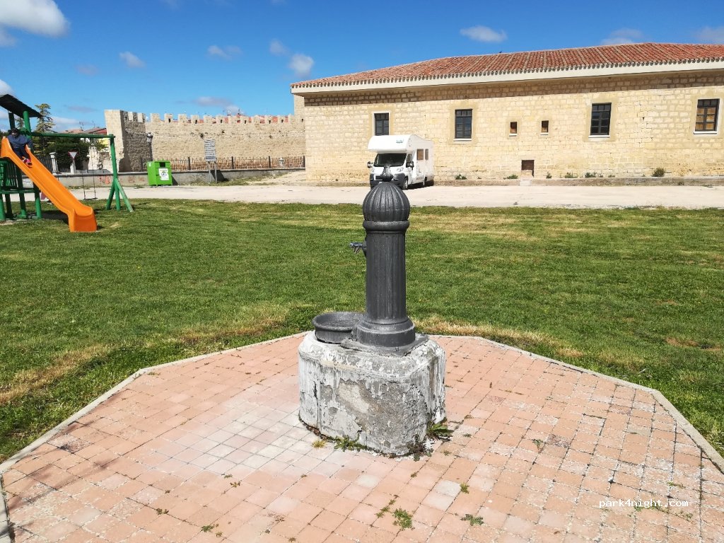 Área de Estacionamiento de Autocaravanas de Sasamón — foto