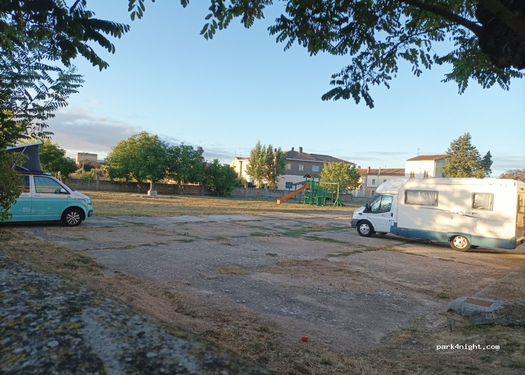 Área de Estacionamiento de Autocaravanas de Sasamón — foto 3