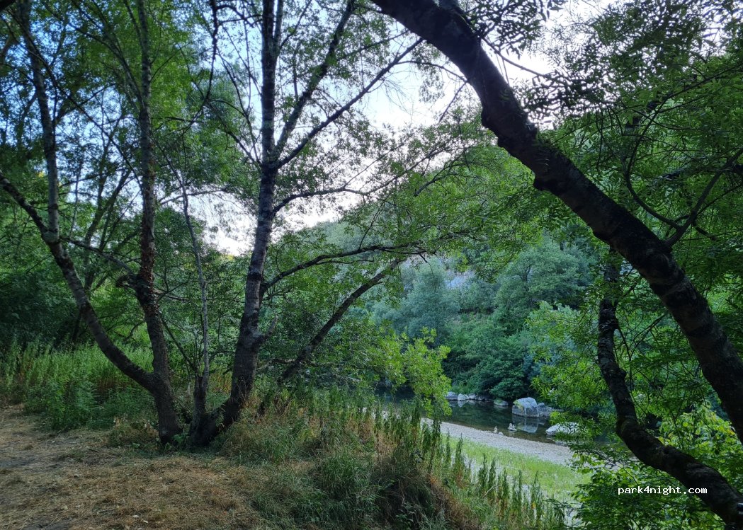 (30630) Montclus - Chemin de la Grange — foto 3
