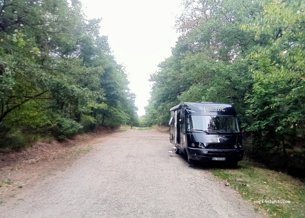 (63140) Châtel-Guyon - Unnamed Road — foto 4