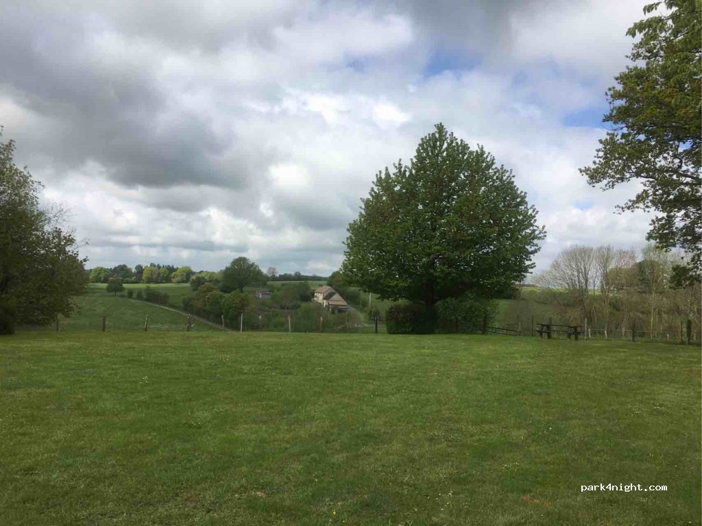 (61190) Champs - 24 Le Bourg Ouest — foto
