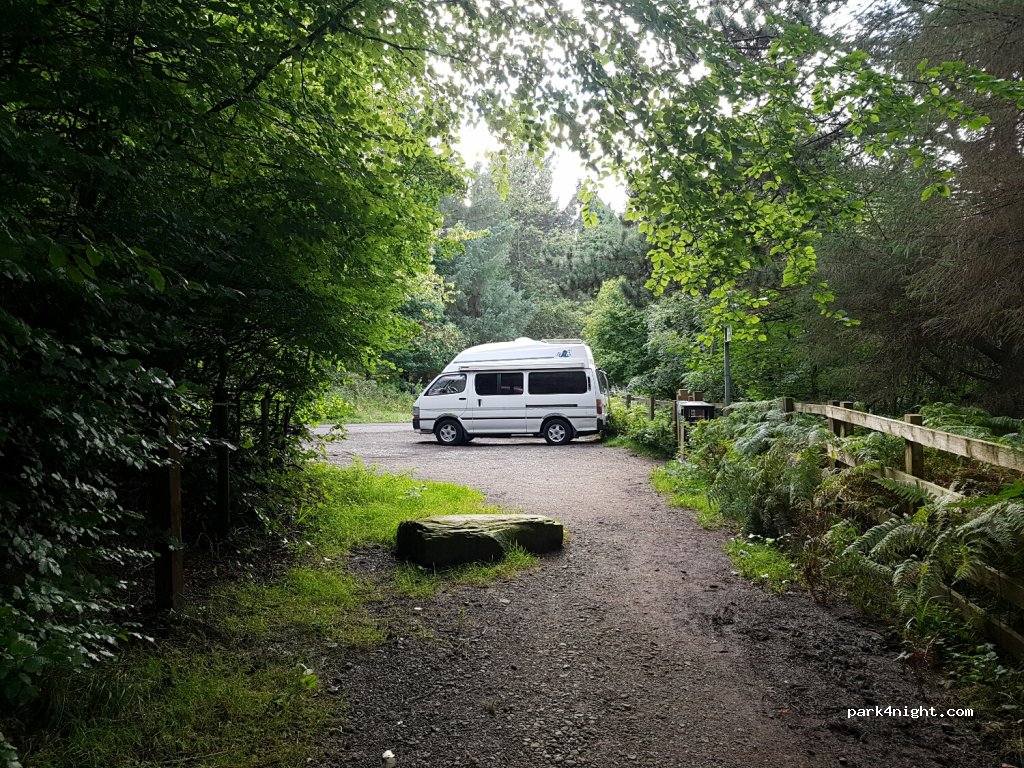 (S36 4ZA) Sheffield - New Road — foto