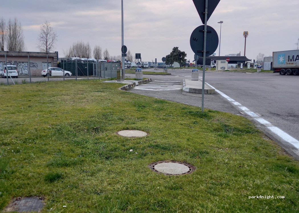 (20070) San Zenone al Lambro - A1 - Autostrada del Sole — foto