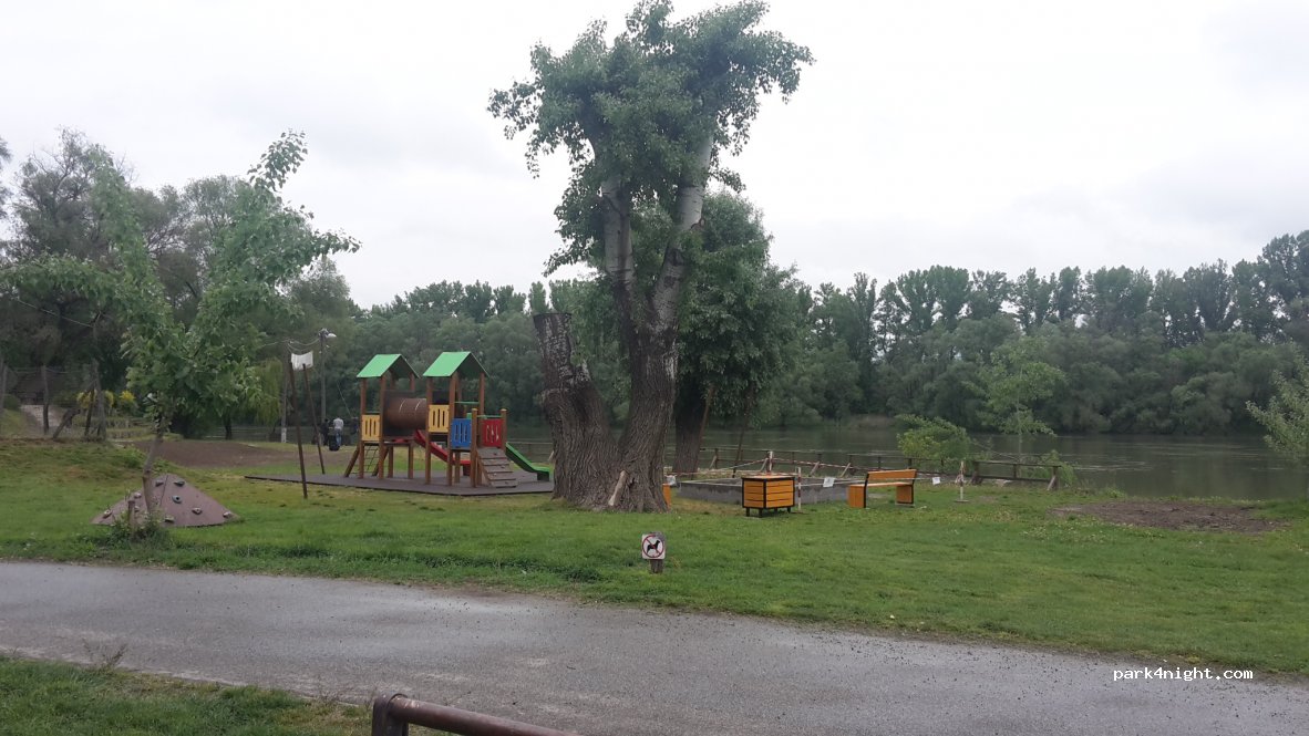 (2023) Dunabogdány - Strand utca — foto 2