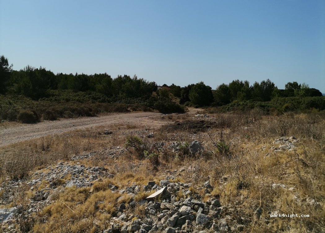 (13500) Martigues - Chemin du Collet Redon — foto 5