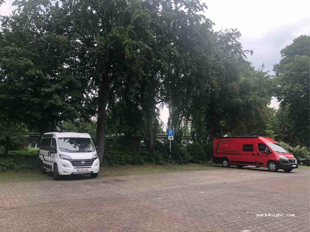 Wohnmobilstellplatz am Werl Rheda-Wiedenbrück — foto