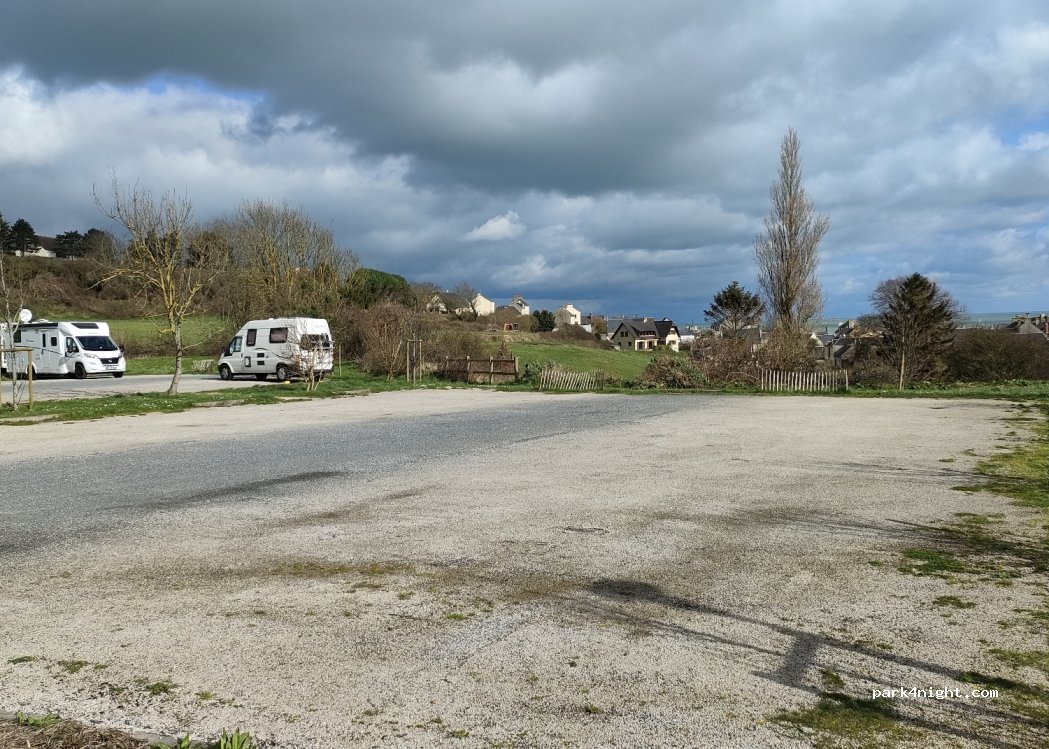 (14520) Port-en-Bessin-Huppain - 4 Rue du 11 Novembre — foto 4