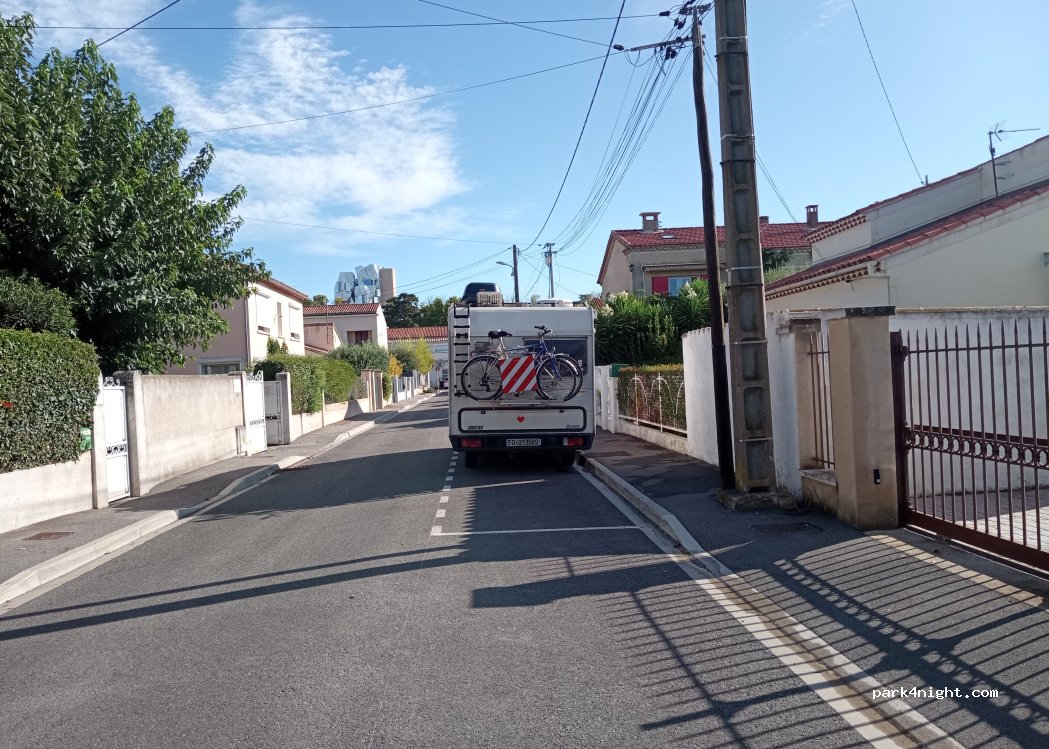 (13200) Arles - 6 Rue Saint-Exupéry — foto
