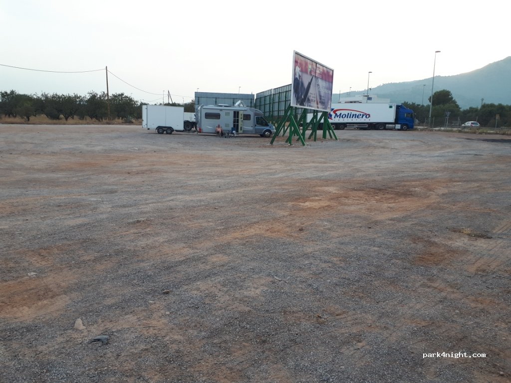 (12560) Benicàssim - 185 Plaça Poligono 7 — foto
