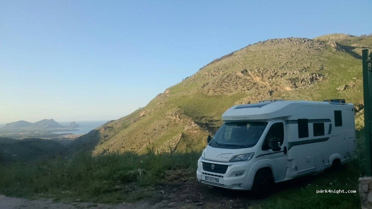 (90014) Ventimiglia di Sicilia - Via Case Nuove — foto 2
