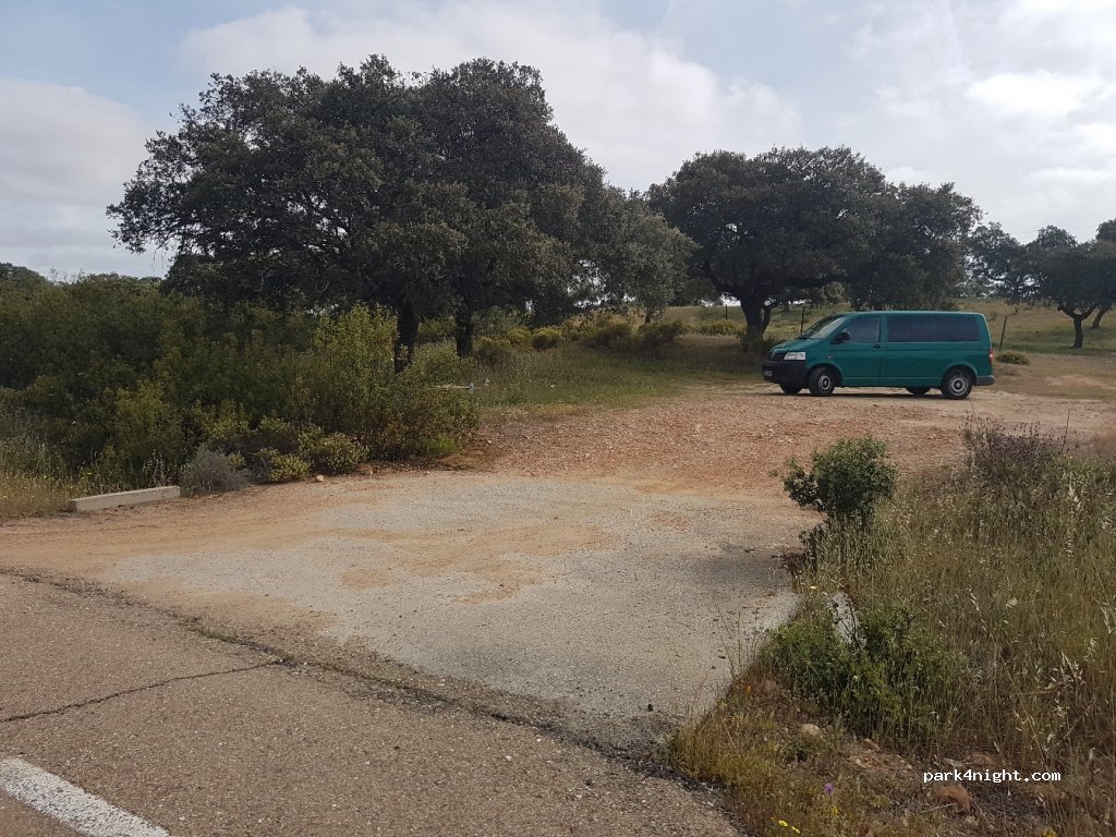 (10694) Torrejón el Rubio - EX-208 — foto