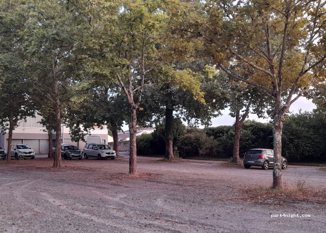 (33610) Cestas - 1-15 Chemin du Pont de l'Eau Bourde — foto 2