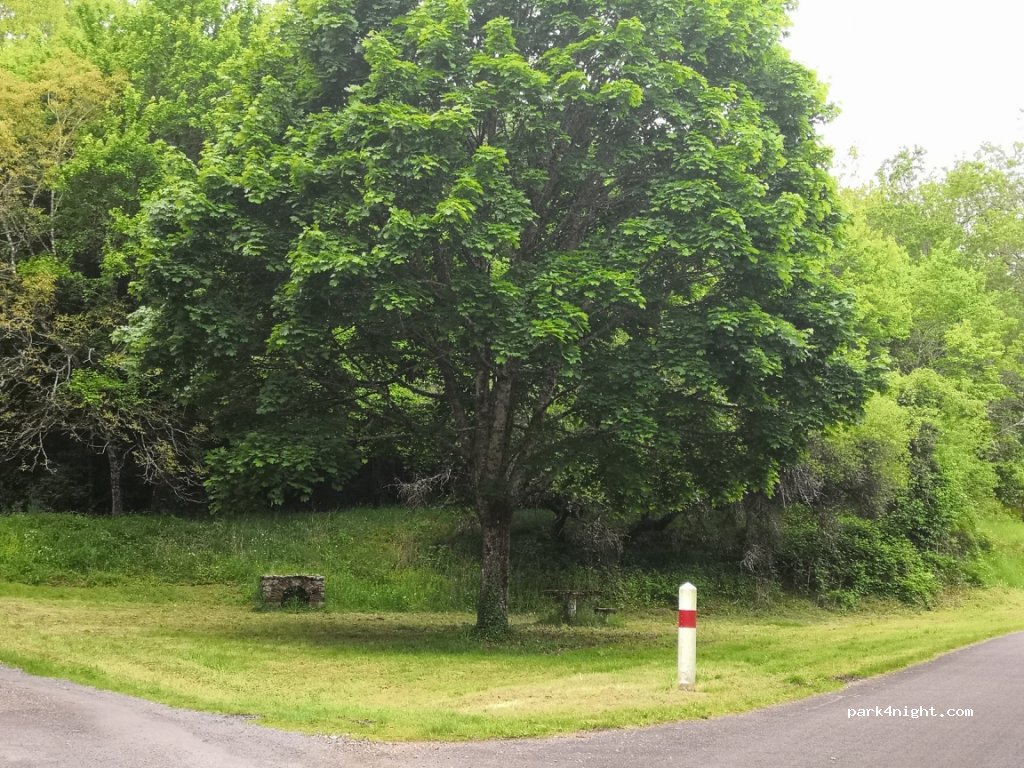 (16700) Nanteuil-en-Vallée - D187 — foto 2