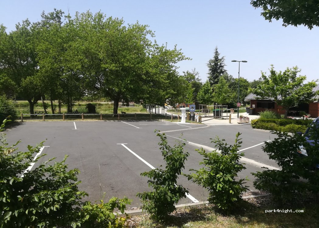 (37240) Manthelan - 3 Route de Ste Maure — foto