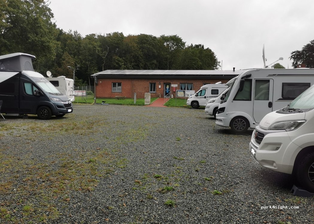 (25873) Rantrum - 19 Am Sportplatz — foto 3