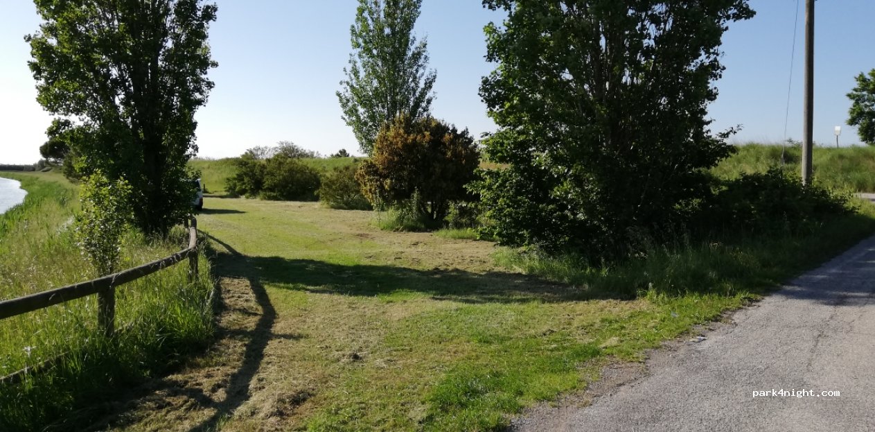 (45014) Boccasette - Unnamed Road — foto