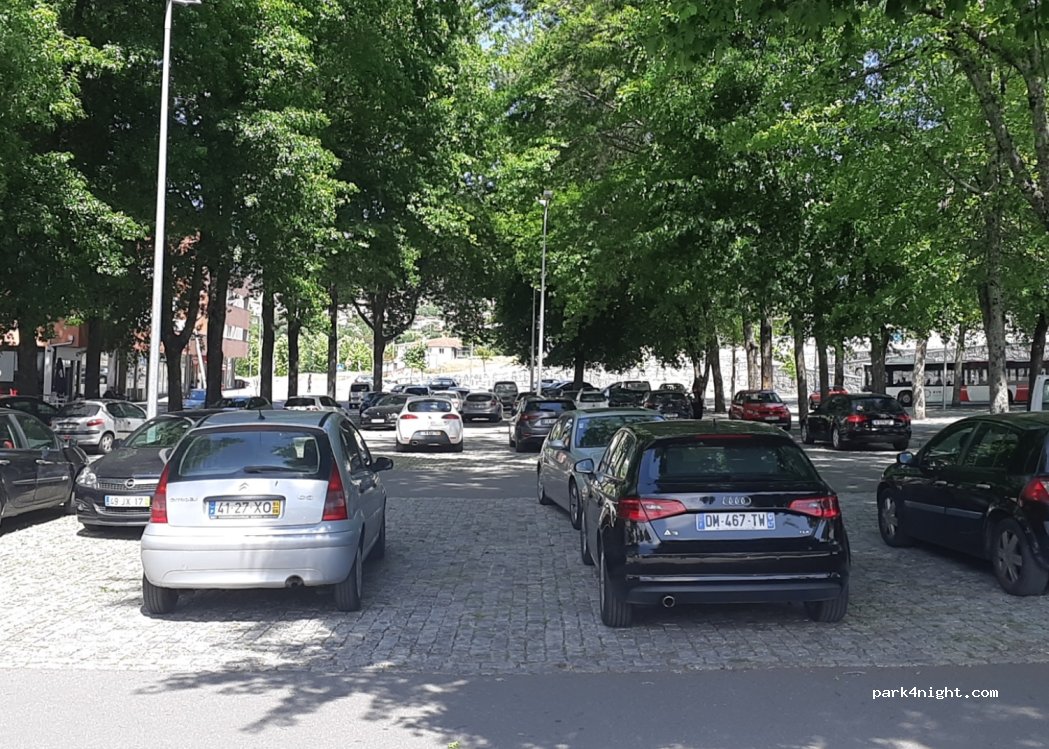 (4830) Póvoa de Lanhoso - 22 Rua Doutor Custódio António Silva — foto 2
