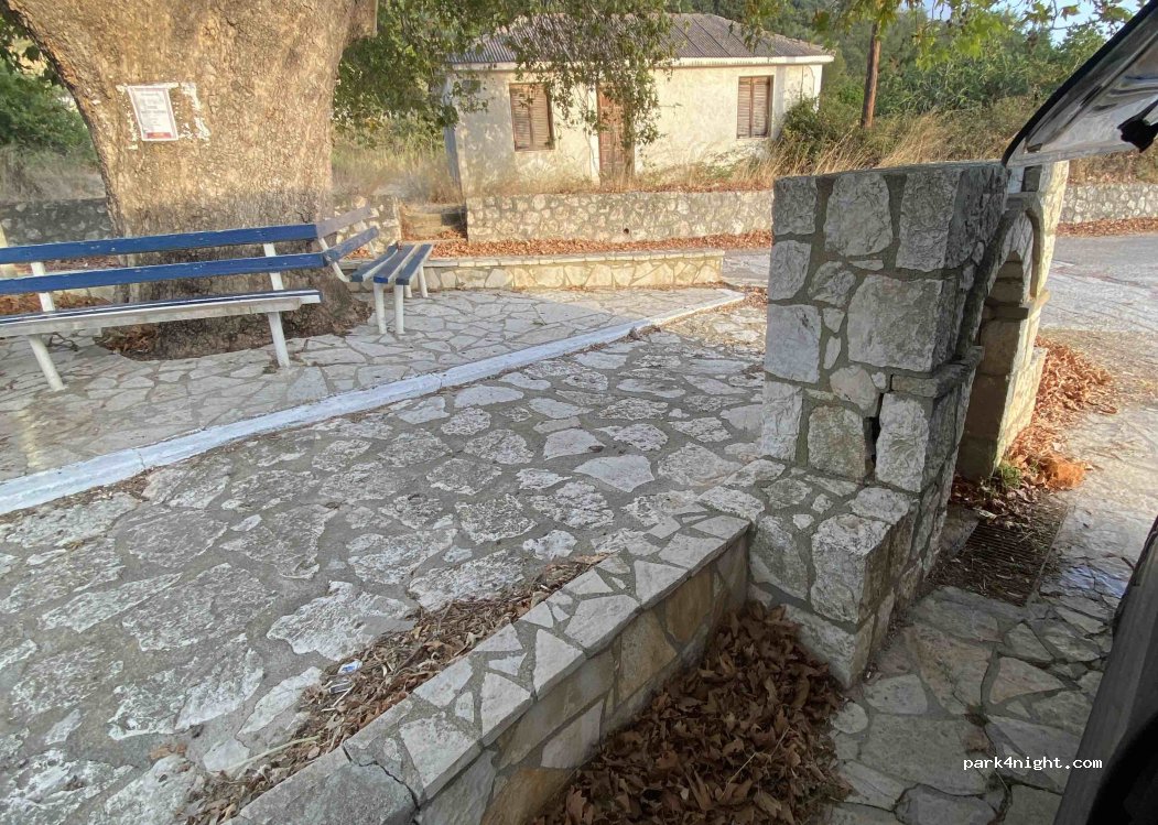 (281 00) Kardakata - Eparchiaki Odos Argostoliou — foto 3