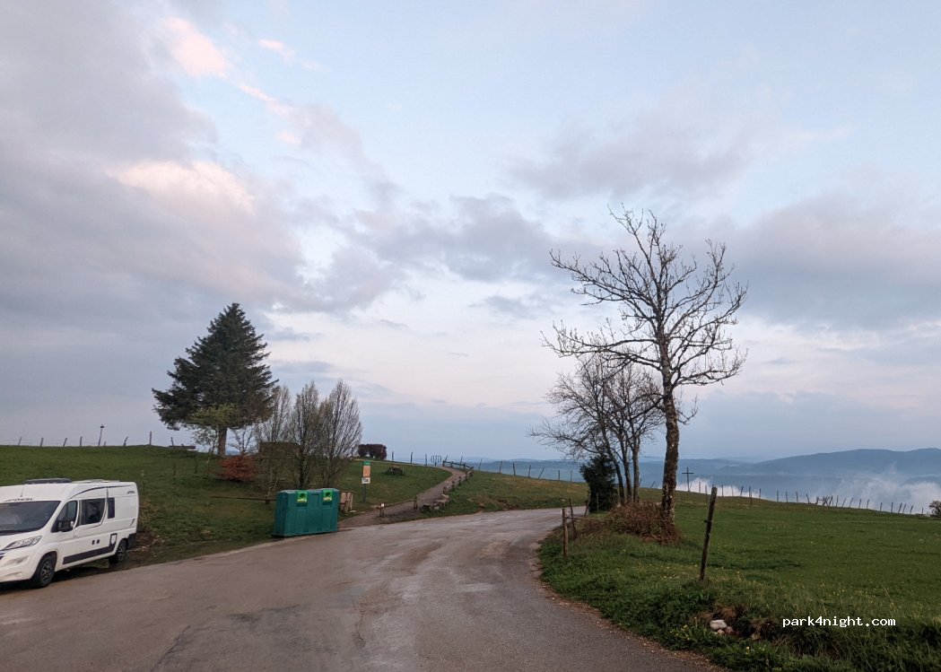 (25500) Les Fins - Unnamed Road — foto 4